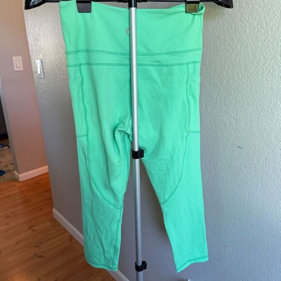 Zyia Active Light n Tight Spring Bud Capri Workout Pocket Hi-Rise Leggings 6-8 - Picture 3 of 6